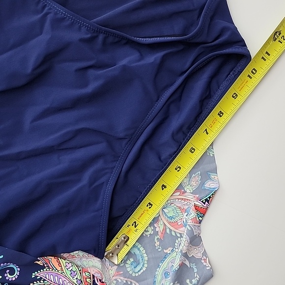 NWT CHRISTINA Medallion Navy Paisley Flyaway Bandeau One Piece Hip Minimize Sz 8 - Picture 14 of 16